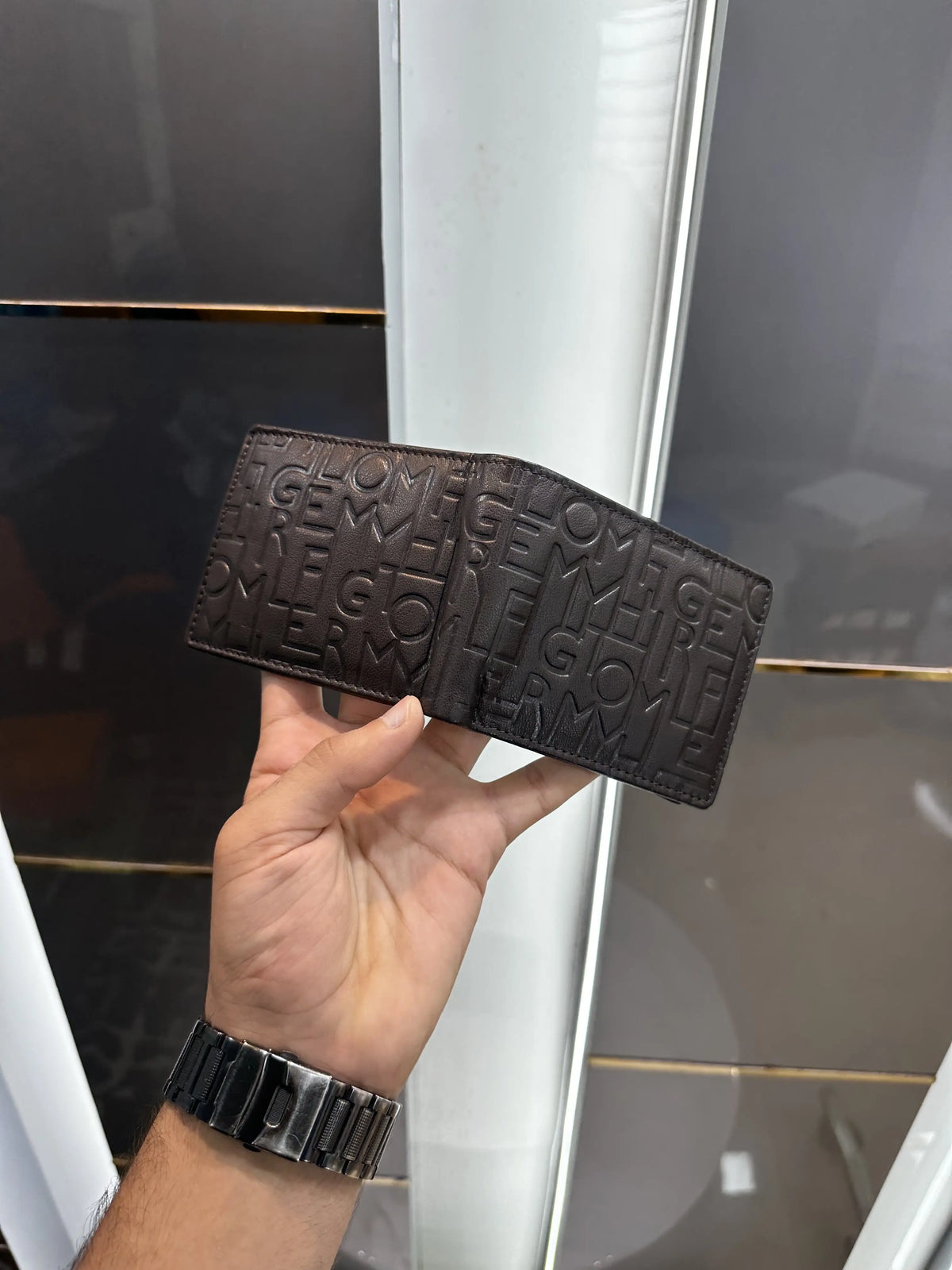 Tommy Hilfige r Brown Monogram Premium Wallet