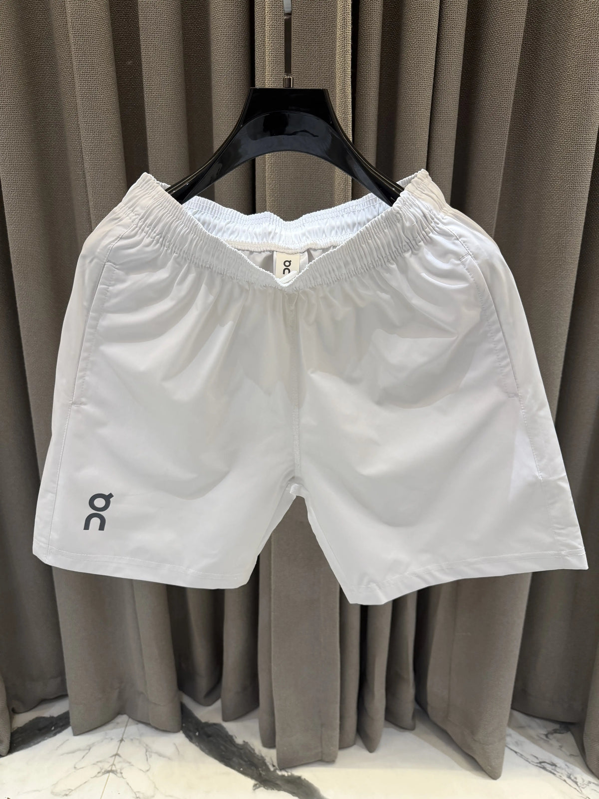 ON CLOUD SHORTS