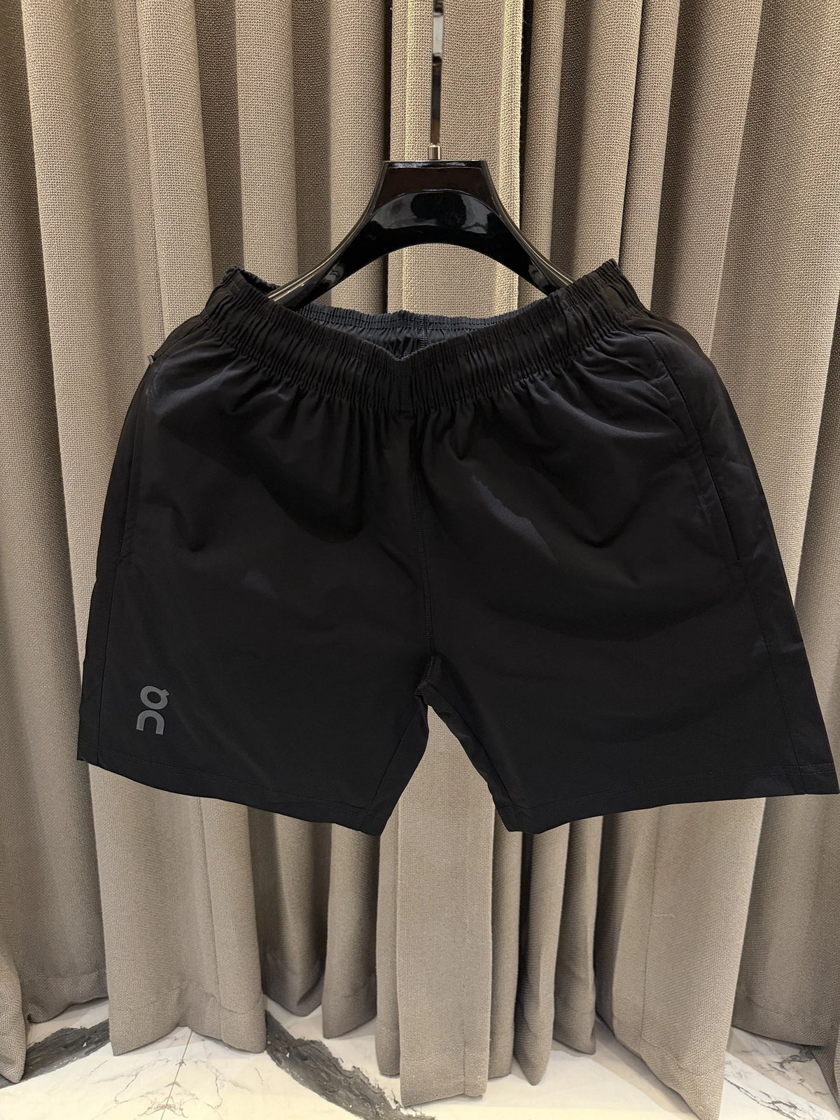 ON CLOUD SHORTS