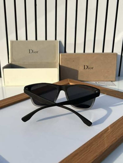 dIoR_66102_black white