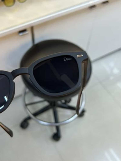 Dior_147_matt Black