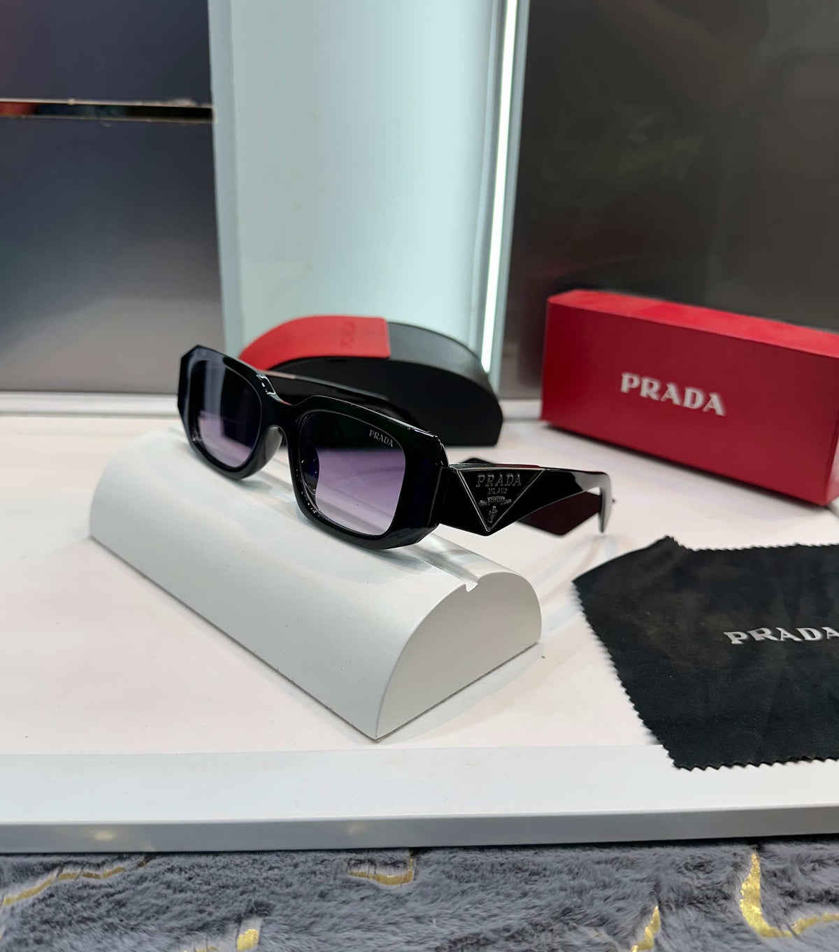 Prad a Black Designer Shaded Lens 7901