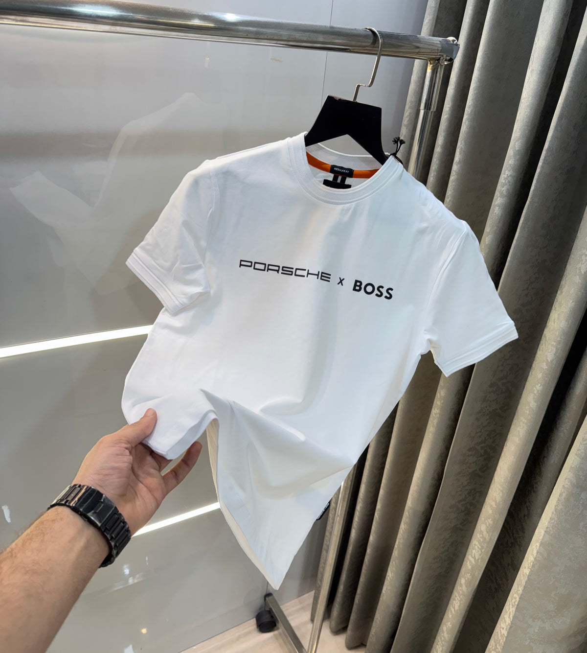 Hug o  6oSs White Por..SchE.. Edition Premium T-Shirt