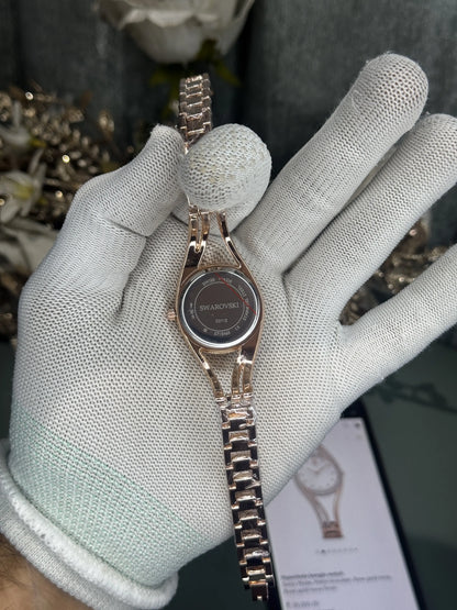 Swarovsk i Hyperbola Bangle Copper White Premium Watch