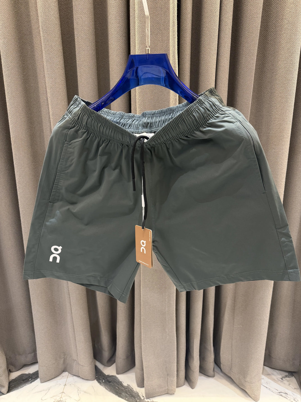 ON CLOUD SHORTS