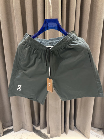 ON CLOUD SHORTS