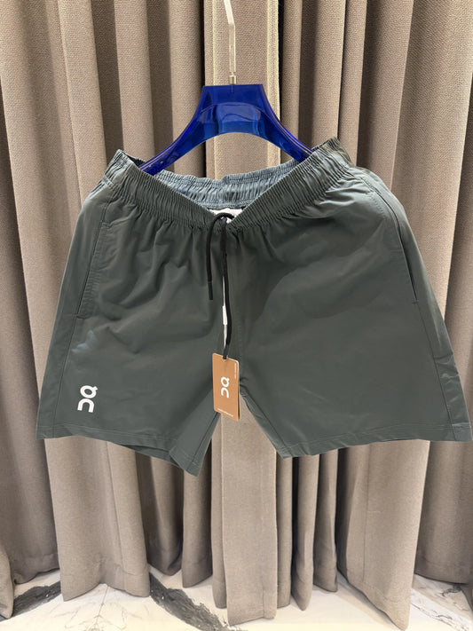 ON CLOUD SHORTS