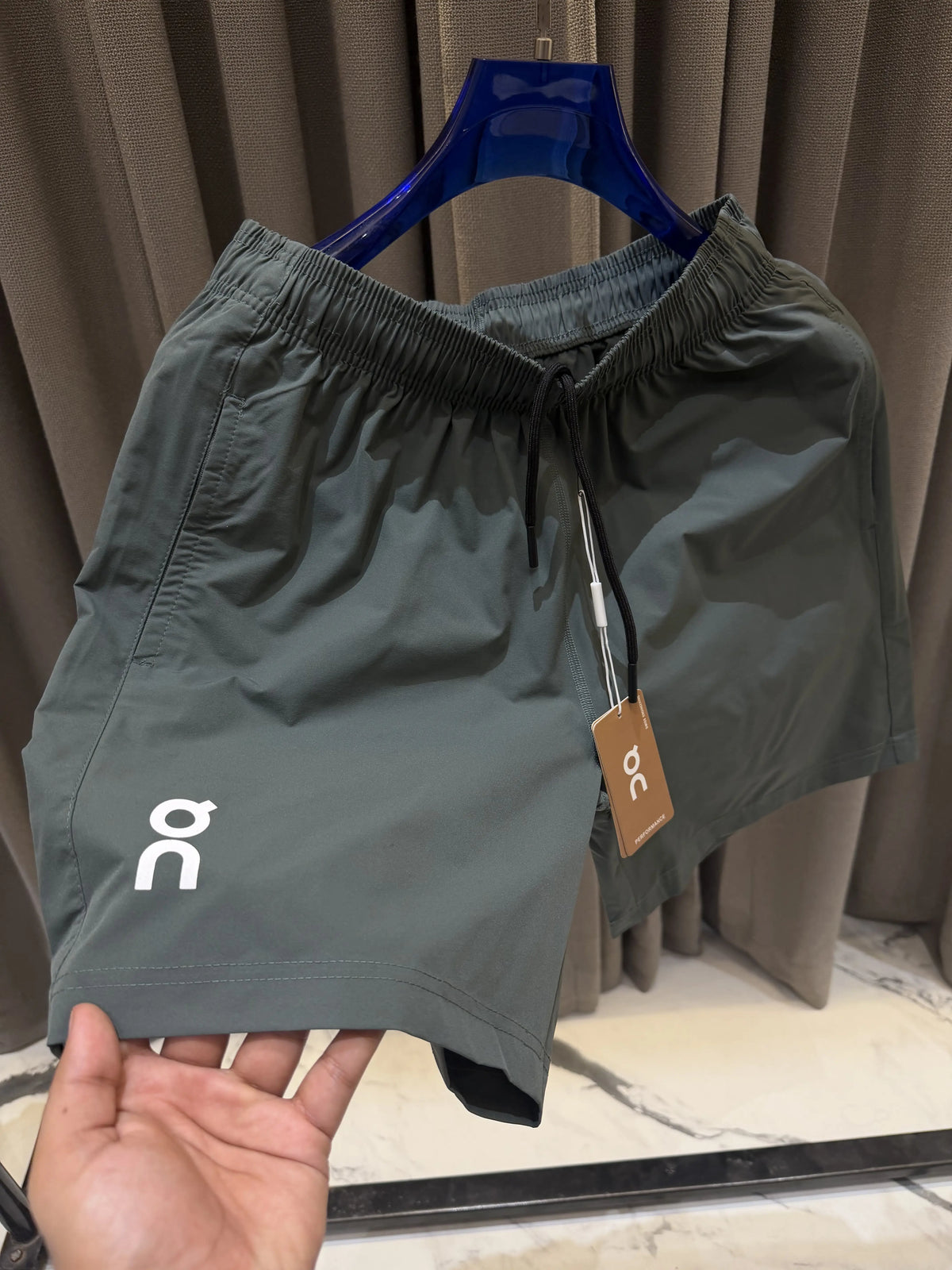 ON CLOUD SHORTS