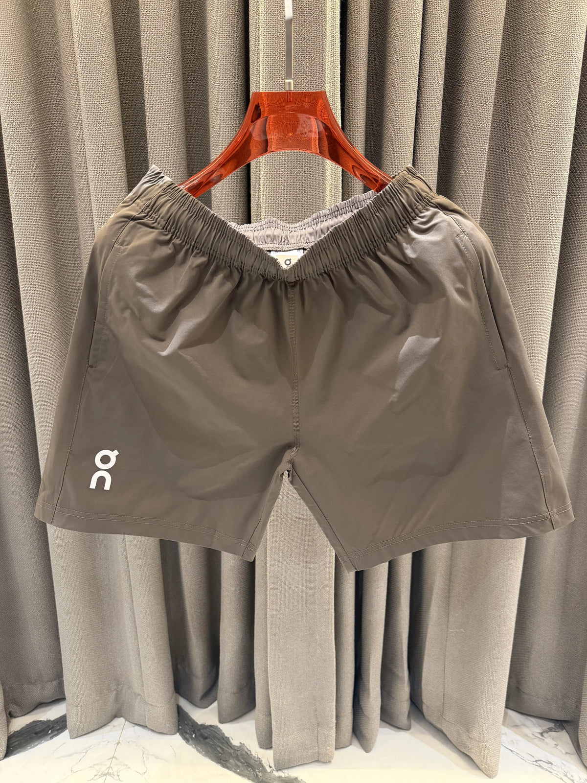 ON CLOUD SHORTS