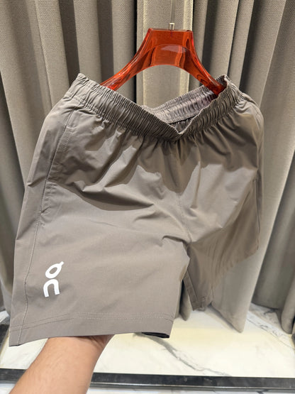 ON CLOUD SHORTS