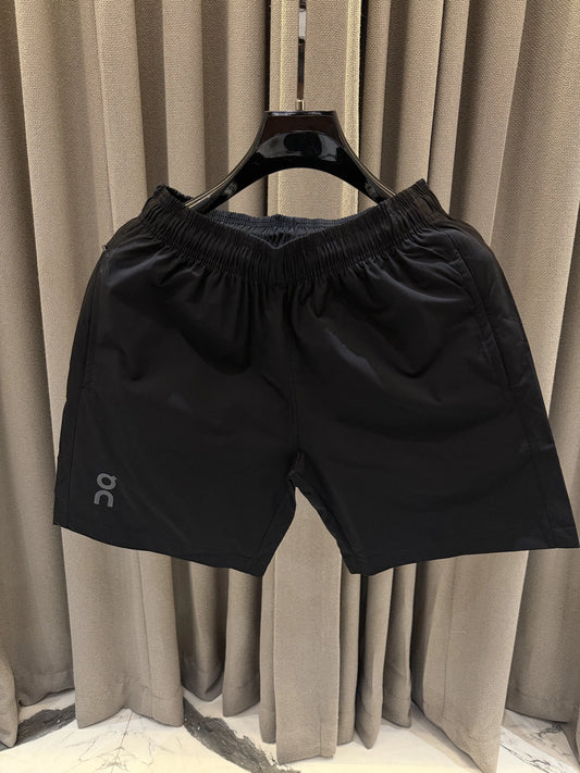 ON CLOUD SHORTS
