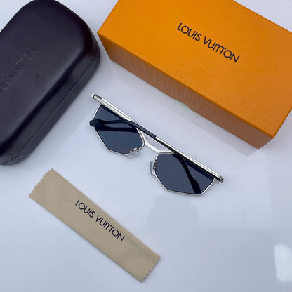 LOUIS VUITTION 3224 SILVER BLACK