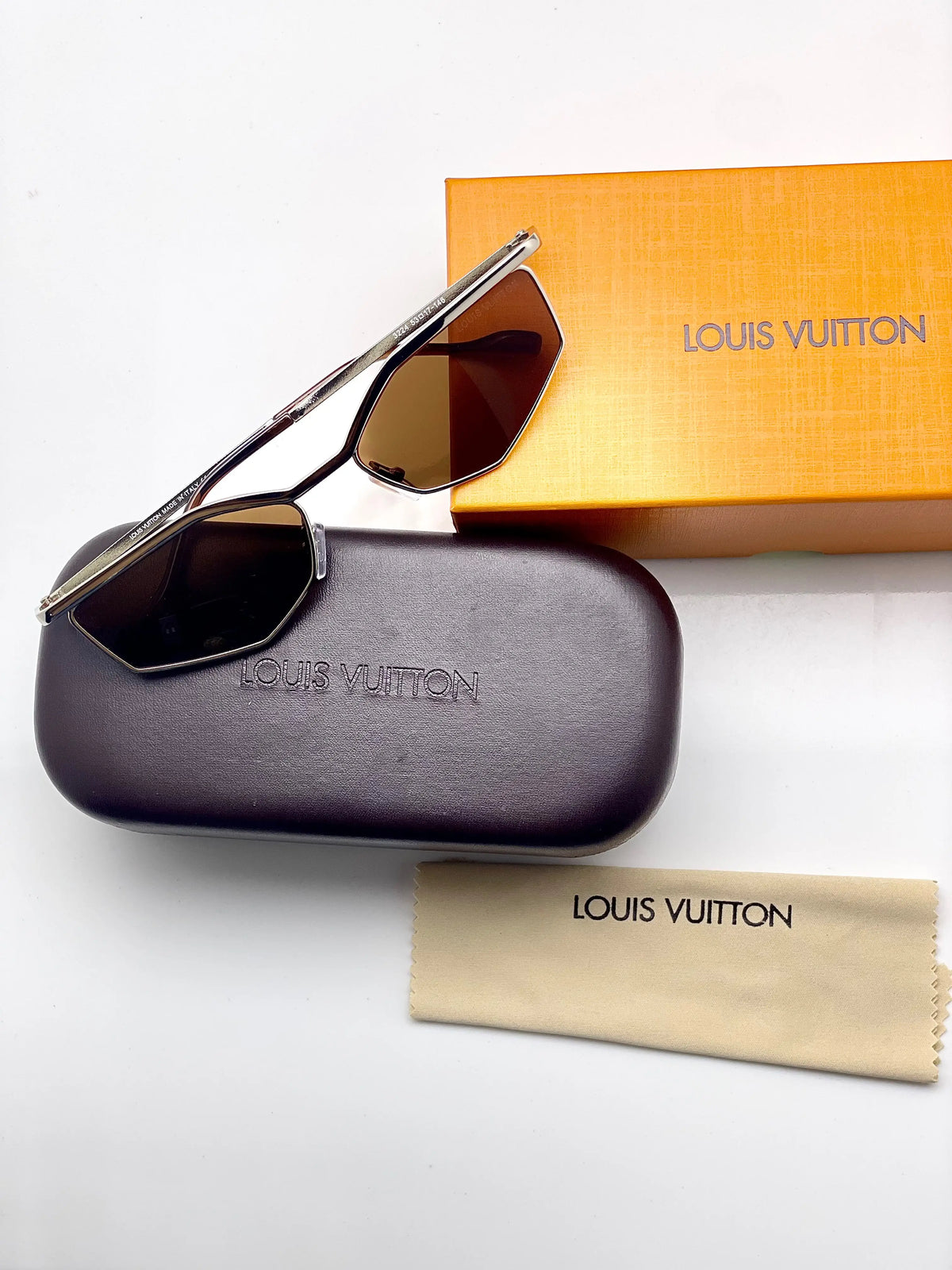 Louis Vuitton 3224 silver brown