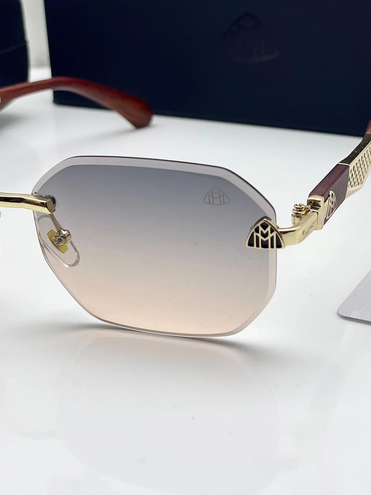 Maybach 98522 gold pink shaded