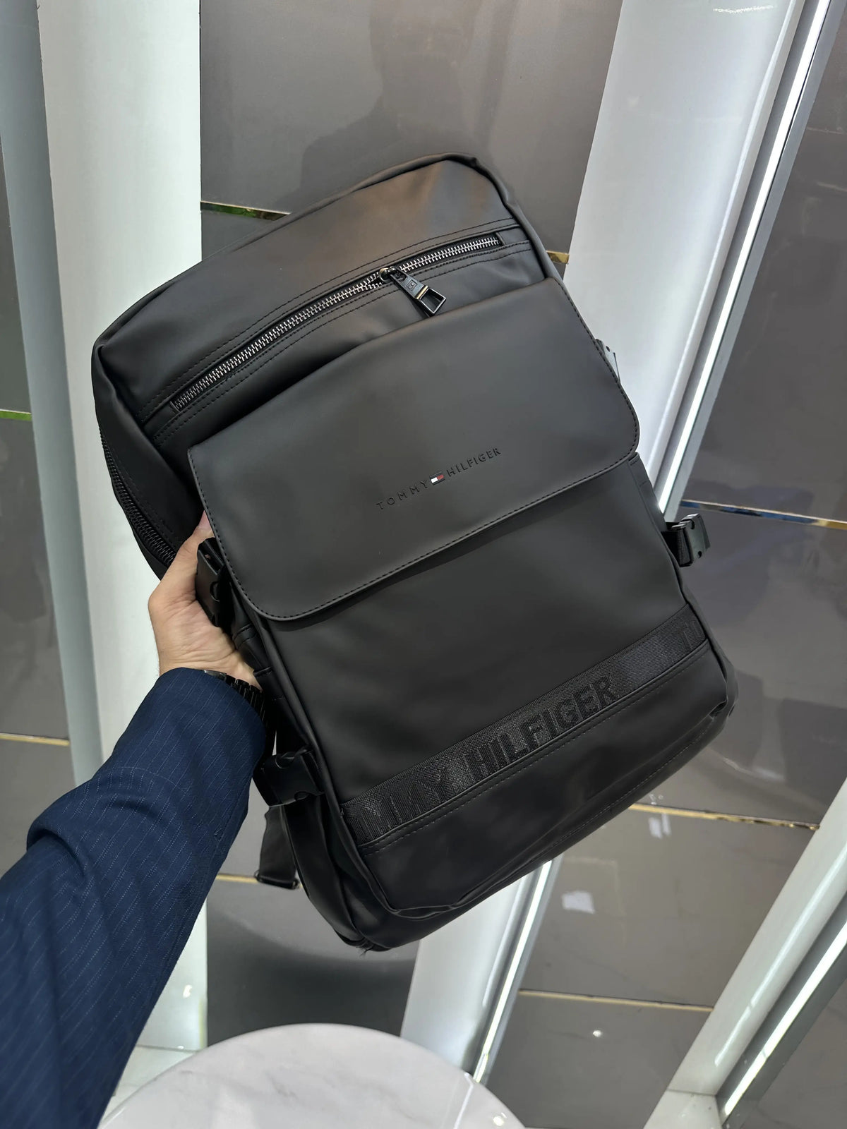 Tommy Hilfige r Luxury Imported BackPack T5020m