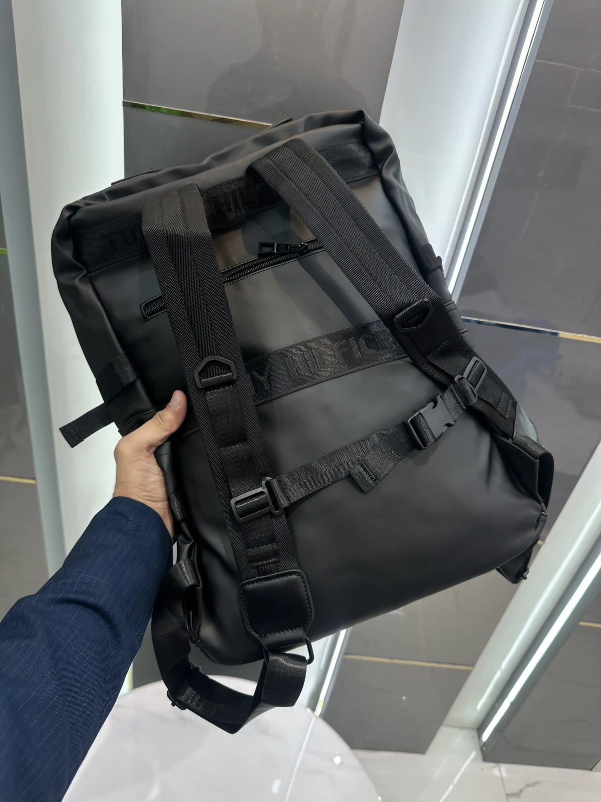 Tommy Hilfige r Luxury Imported BackPack T5020m