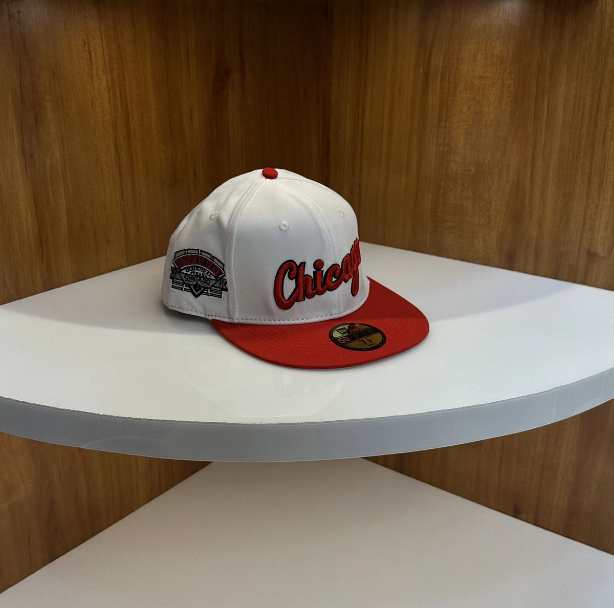Chicag o Premium Imported Cap White Red