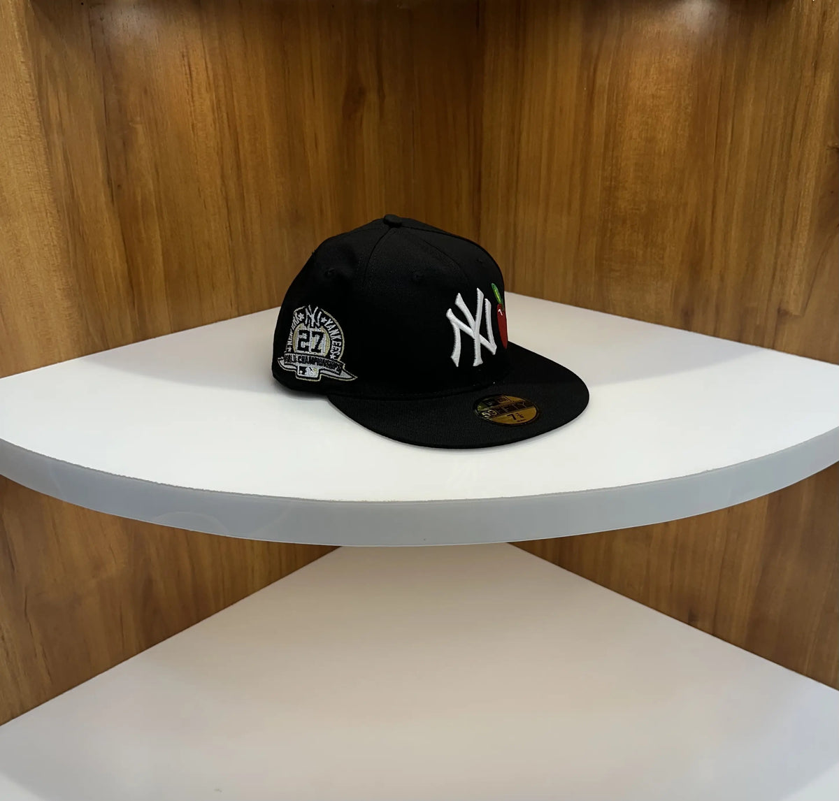 NY Premium Imported Cap White Black n100