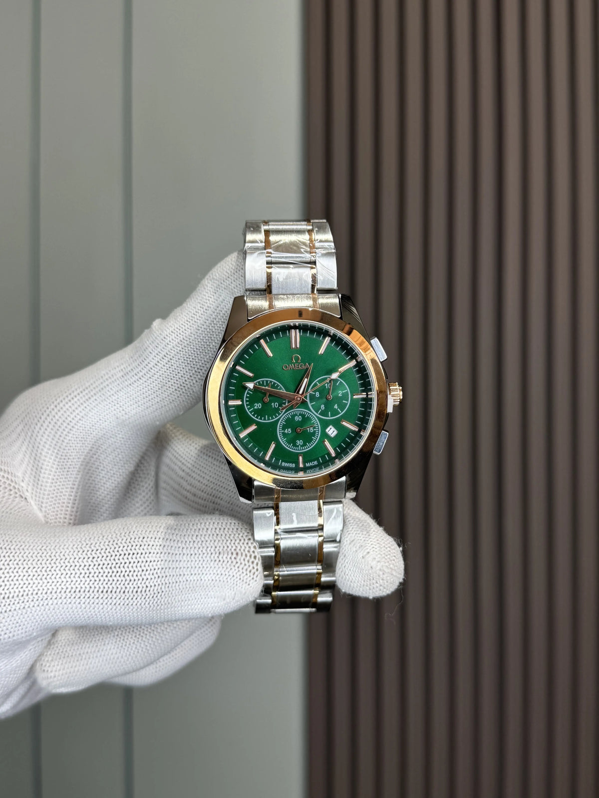 Omeg a Dual Tone Green Premium Chronograph Watch
