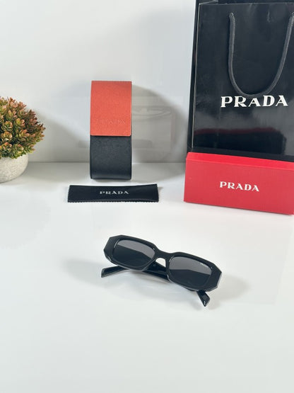 Prad a_8679_Black