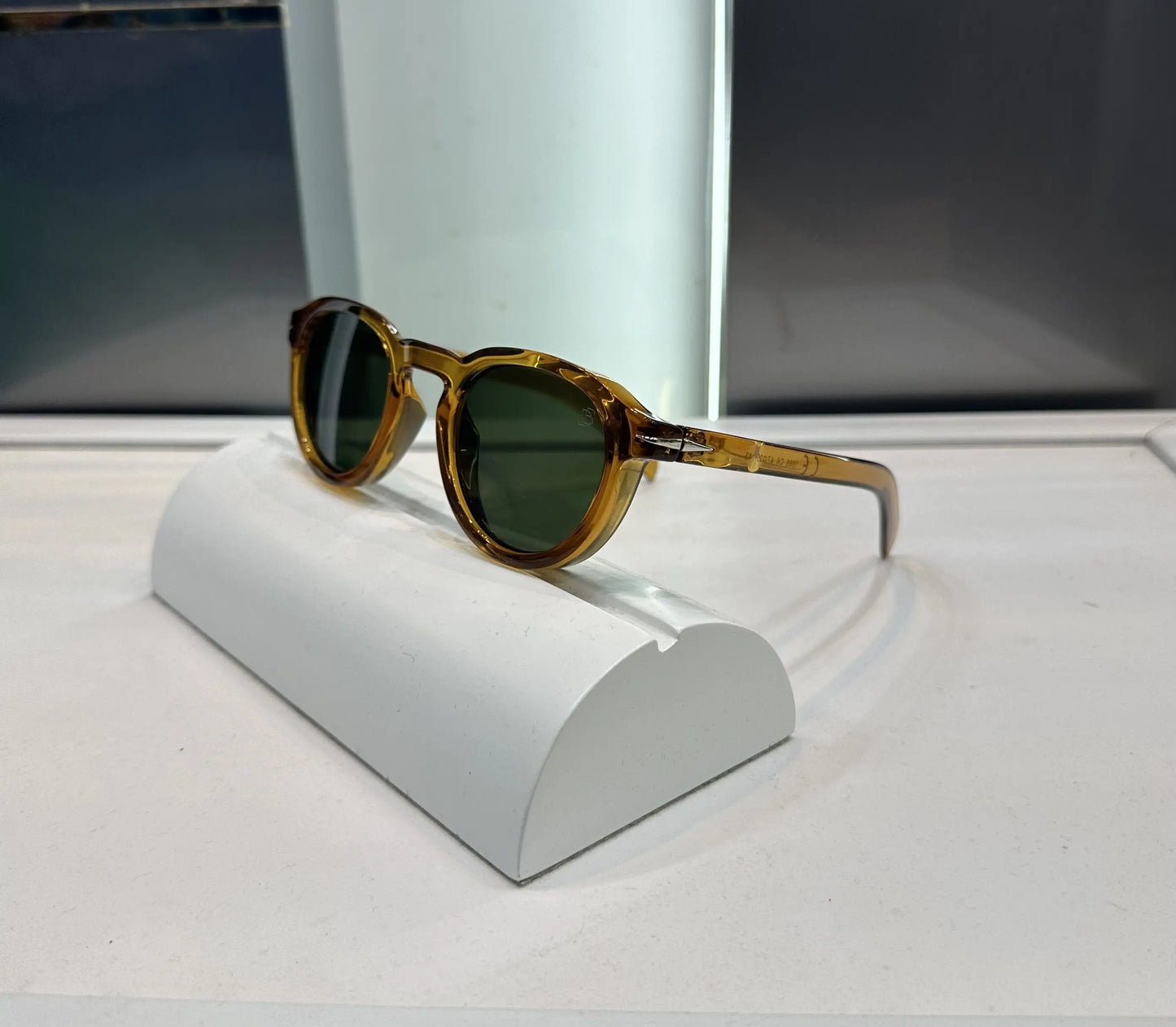 David Beckham Premium Exclusive Shades