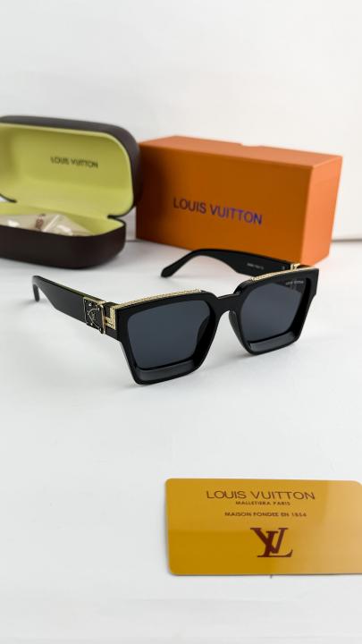 Louis_vuitton_gold_black_65